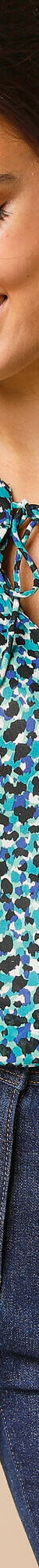 Bloes met Tunesische hals en dierenhuidprint, lange mouwen (groen / blauw) Bloes met Tunesische hals en dierenhuidprint, lange mouwen (groen / blauw)